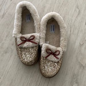 Old Navy Sherpa lined Moccasin Slippers